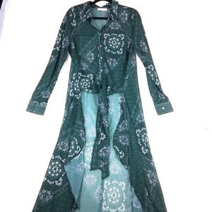 Soncy‎ Semi Sheer High Low Waterfall Blouse Size 0 (12) in Green w/ White Print